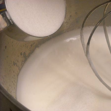 addsugar2meringue450